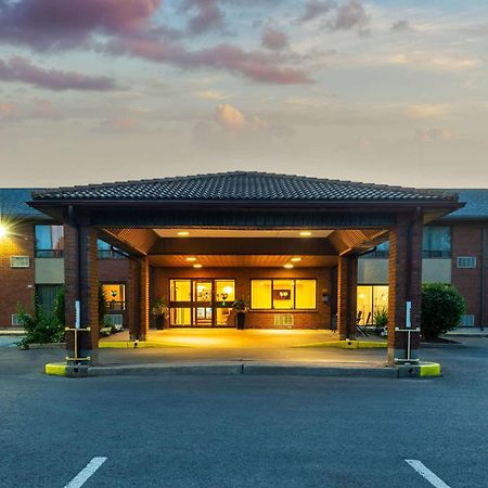 Comfort Inn Hwy 401 Кингстон Экстерьер фото