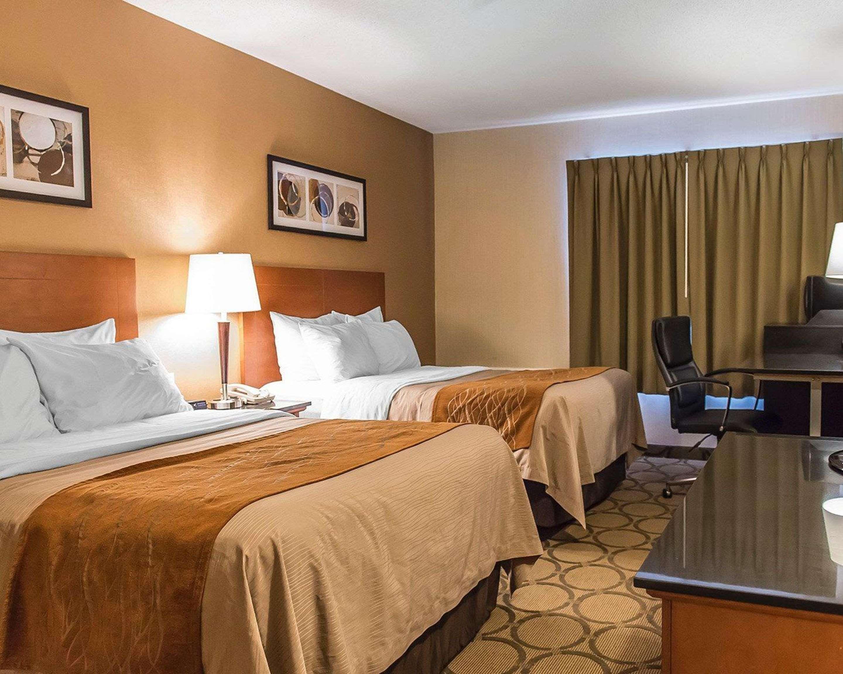Comfort Inn Hwy 401 Кингстон Экстерьер фото