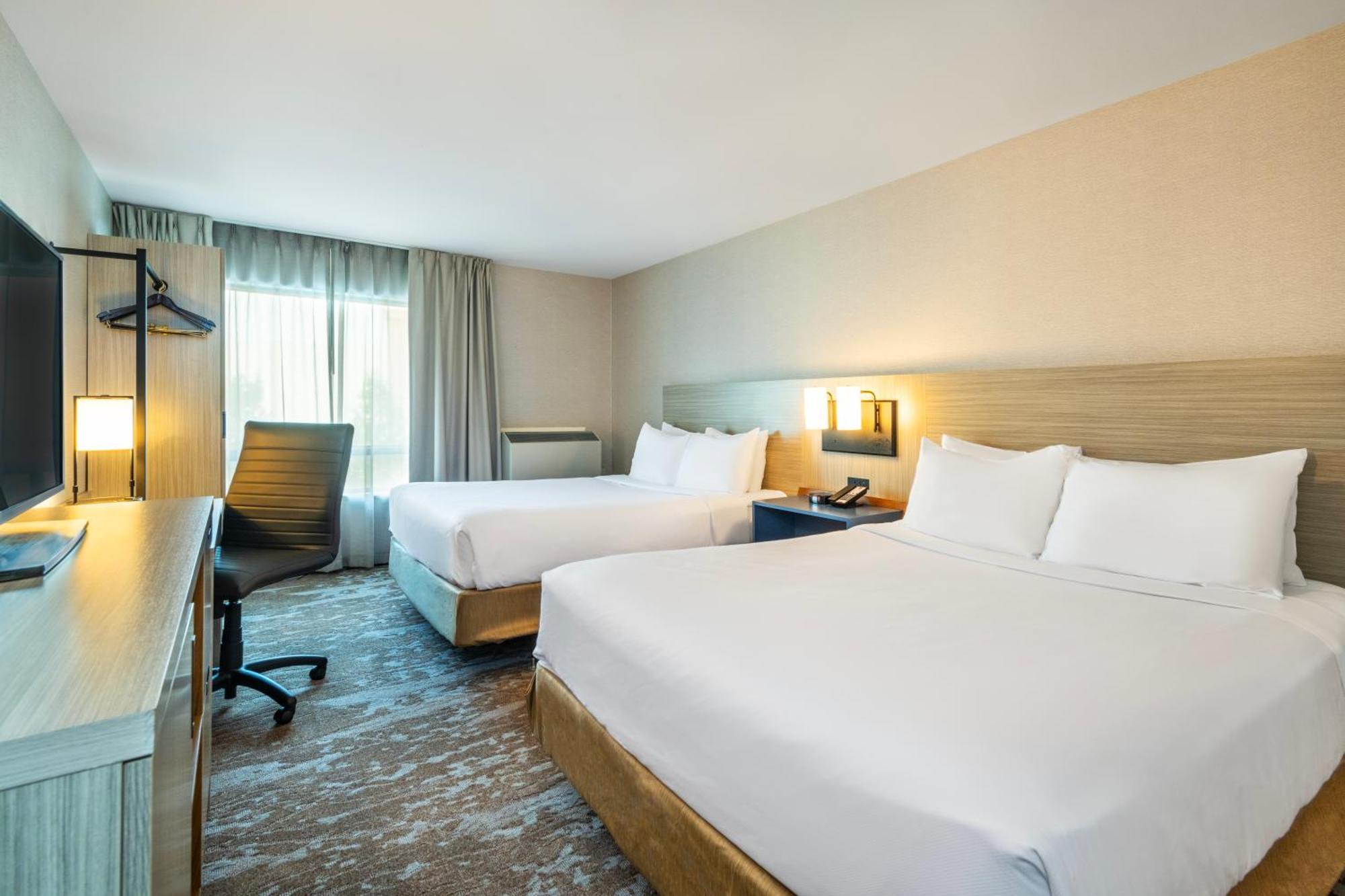Comfort Inn Hwy 401 Кингстон Экстерьер фото