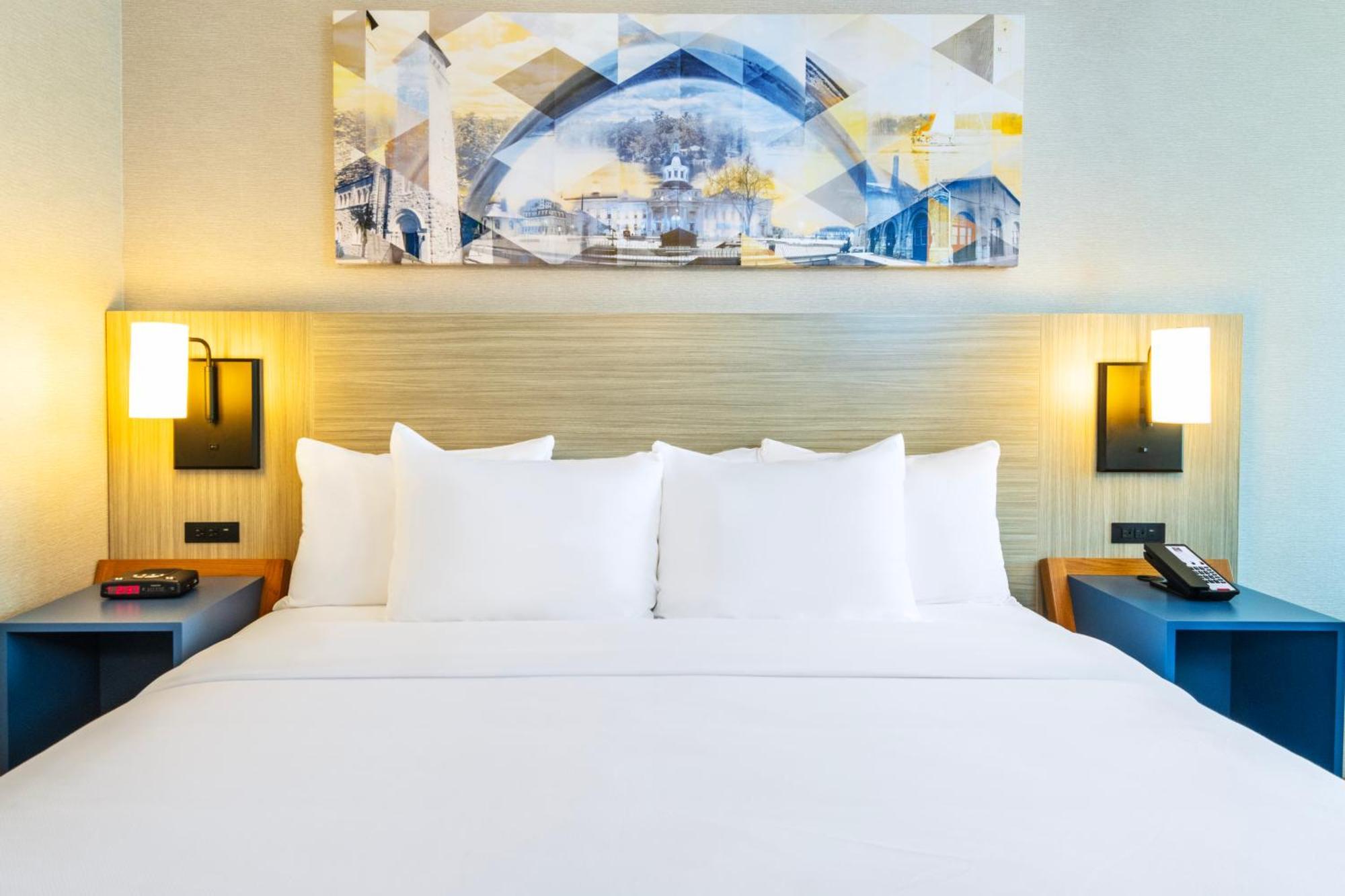 Comfort Inn Hwy 401 Кингстон Экстерьер фото