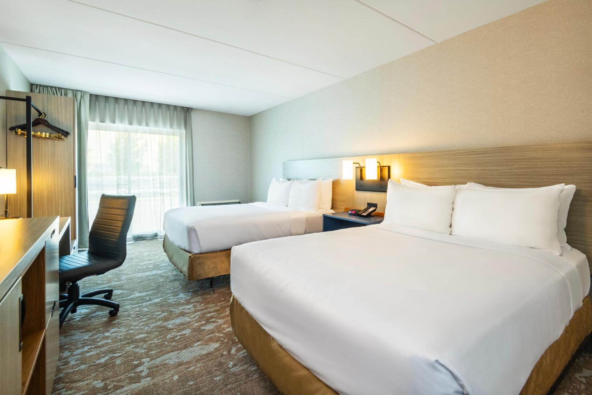 Comfort Inn Hwy 401 Кингстон Экстерьер фото