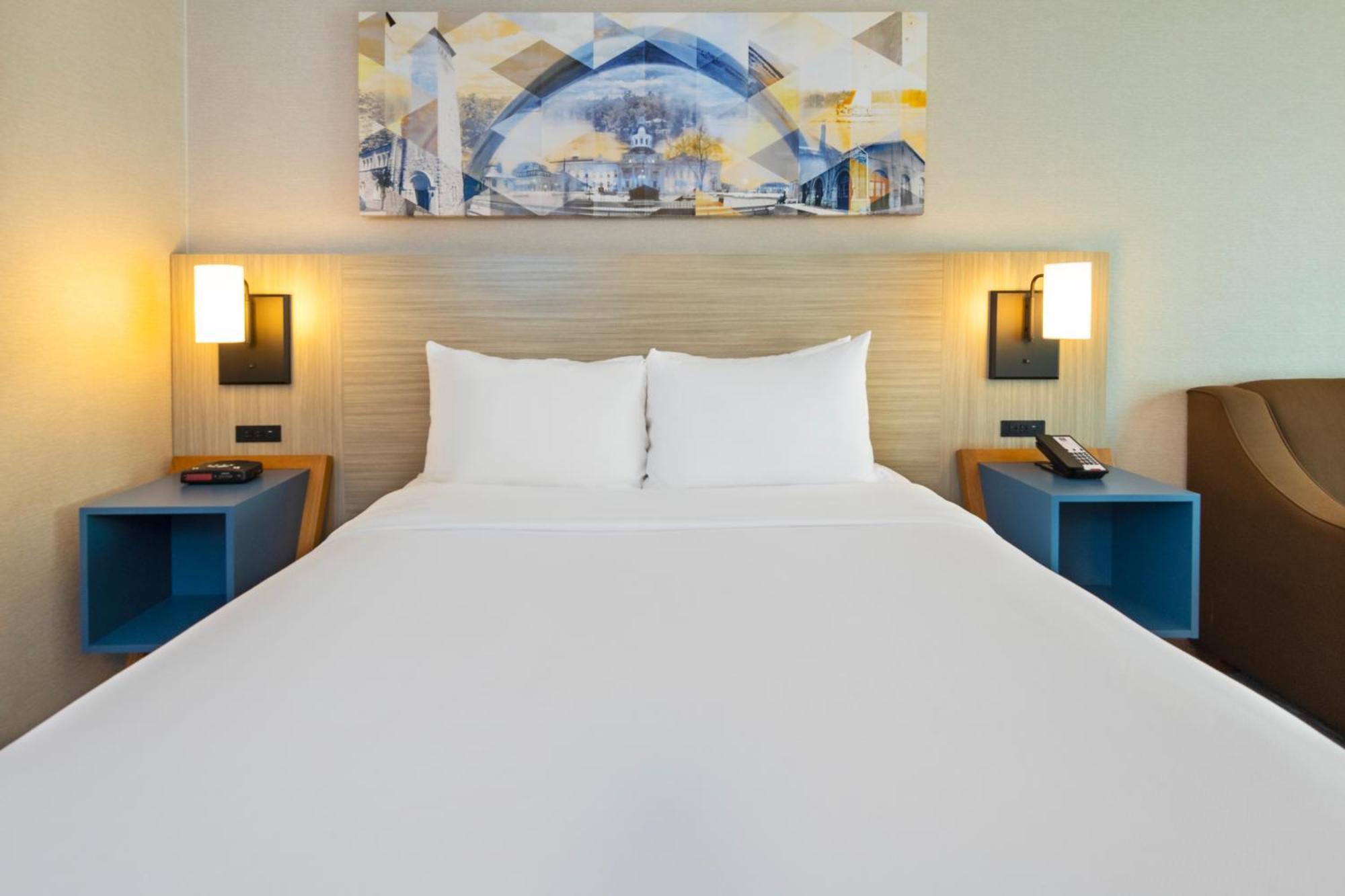Comfort Inn Hwy 401 Кингстон Экстерьер фото