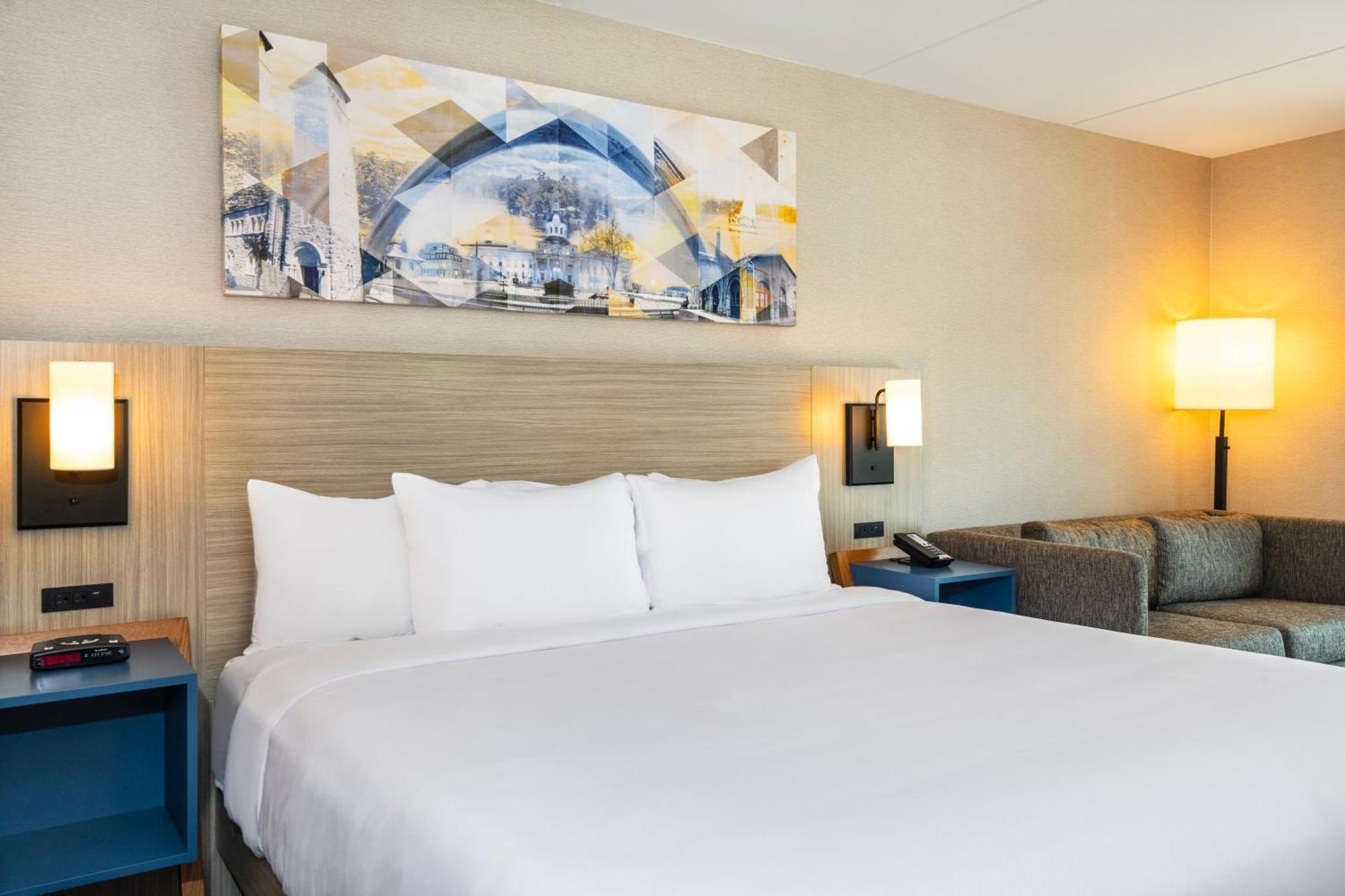 Comfort Inn Hwy 401 Кингстон Экстерьер фото