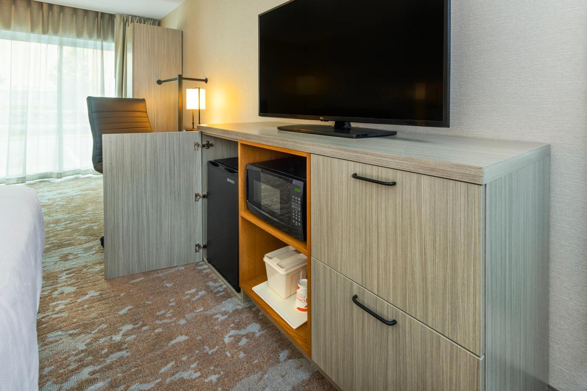 Comfort Inn Hwy 401 Кингстон Экстерьер фото