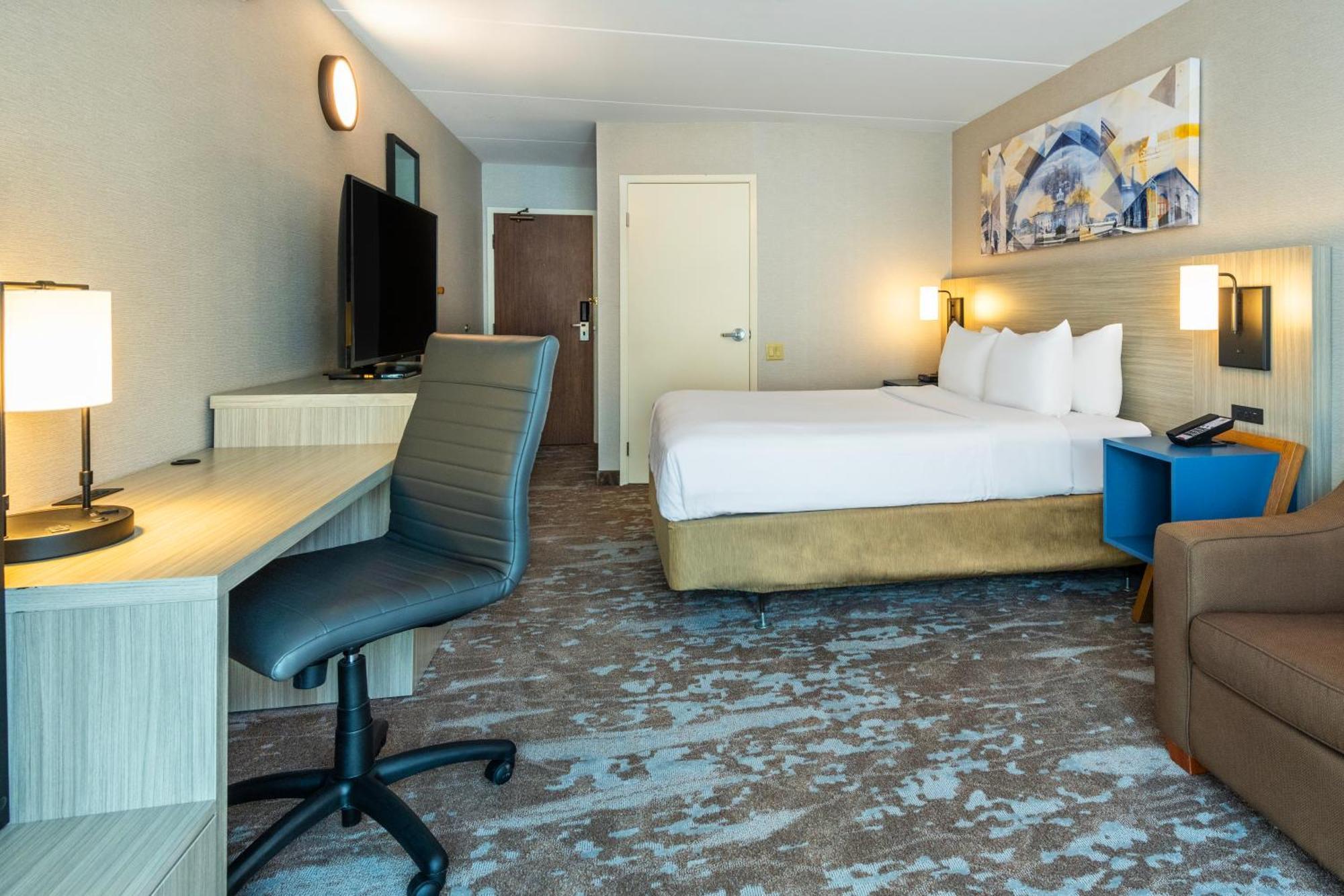 Comfort Inn Hwy 401 Кингстон Экстерьер фото